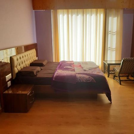 Destiny Hotel Solan Exteriér fotografie