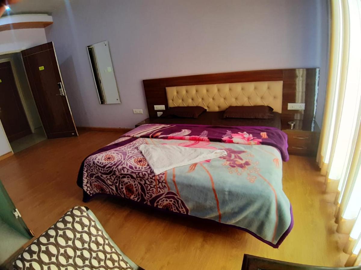 Destiny Hotel Solan Exteriér fotografie